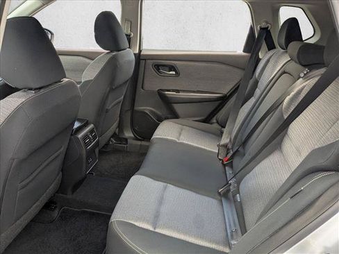 Used 2021 Nissan Rogue SV FWD image 17