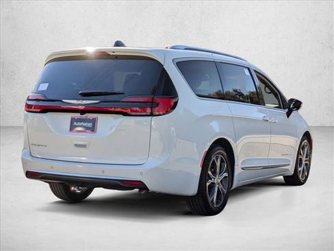 New 2026 Chrysler Pacifica Pinnacle FWD image 2