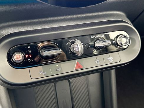 Certified 2025 MINI Cooper 2-Door Hardtop image 15