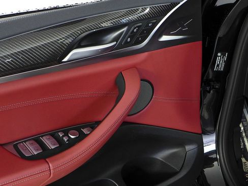 Used 2024 BMW X4 M40i w/ Premium Package image 12