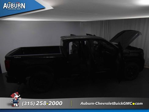 Used 2025 GMC Sierra 1500 Elevation image 38