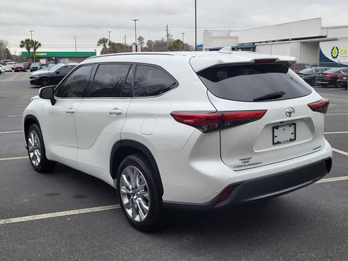 Used 2022 Toyota Highlander Limited image 6