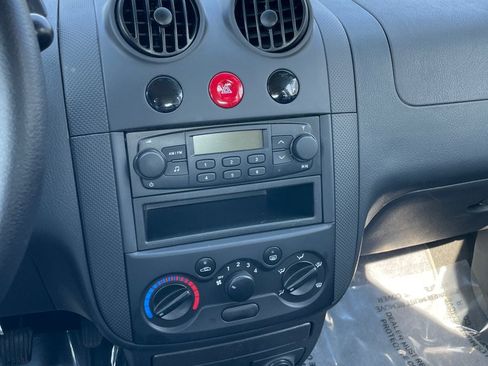Used 2008 Chevrolet Aveo5 FWD image 12