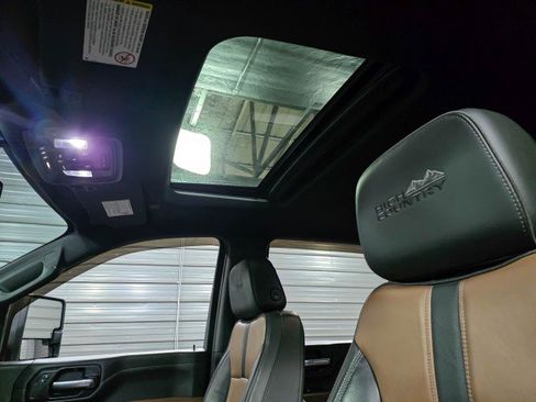 Used 2022 Chevrolet Silverado 3500 High Country image 17