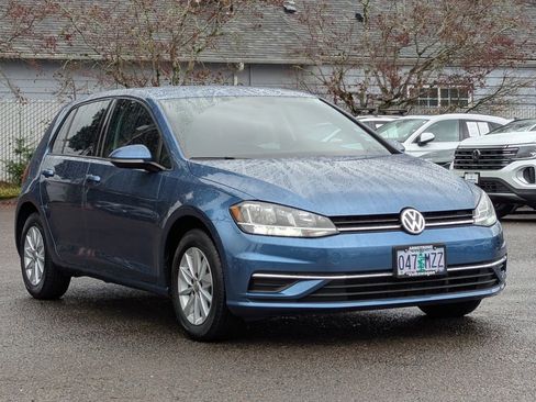 Used 2019 Volkswagen Golf S image 7