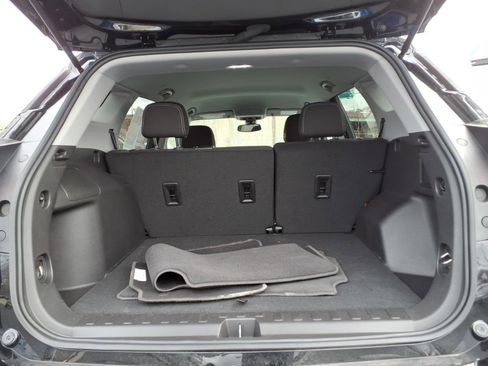 Certified 2024 GMC Terrain SLE w/ Driver Convenience Package image 11