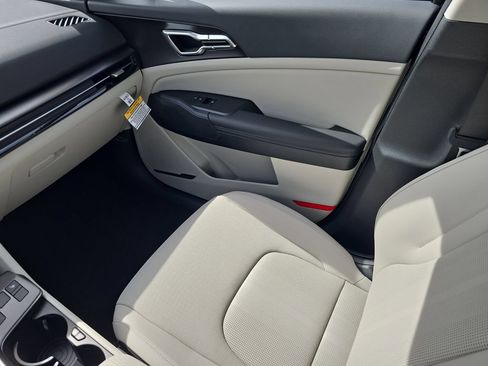 New 2026 Kia Sportage EX FWD image 16