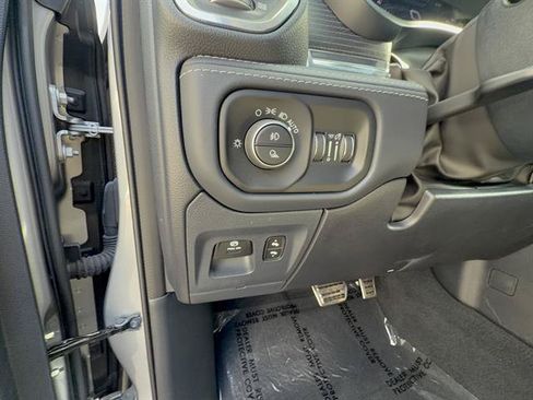 Used 2024 RAM 1500 Limited AWD/4WD image 13