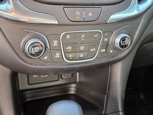 Certified 2023 Chevrolet Equinox LT FWD image 22