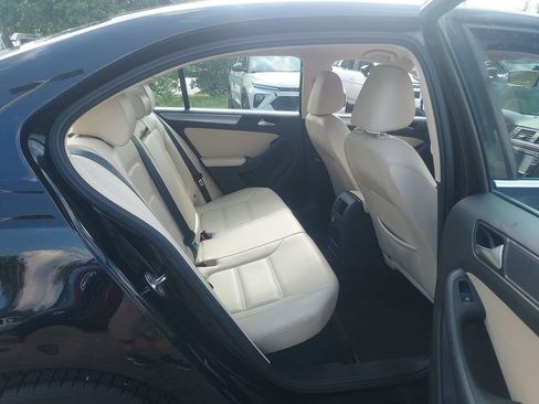Used 2017 Volkswagen Jetta SE FWD image 30