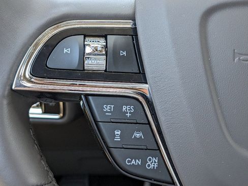 Certified 2023 Lincoln Nautilus Reserve w/ Equipment Group 201A image 28