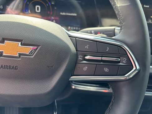 New 2026 Chevrolet Equinox LT w/ Convenience Package II FWD image 12