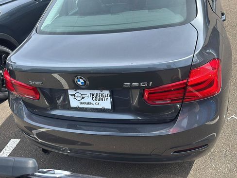 Used 2018 BMW 320i xDrive Sedan AWD/4WD image 5