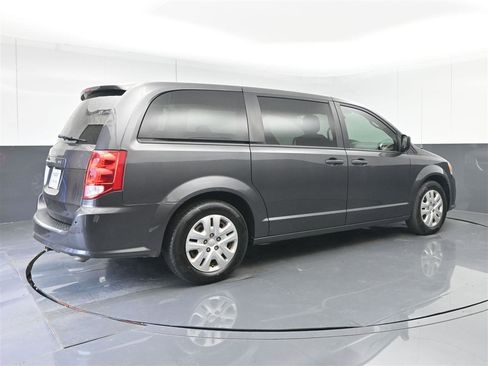 Used 2019 Dodge Grand Caravan SE w/ UConnect Hands-Free Group FWD image 5