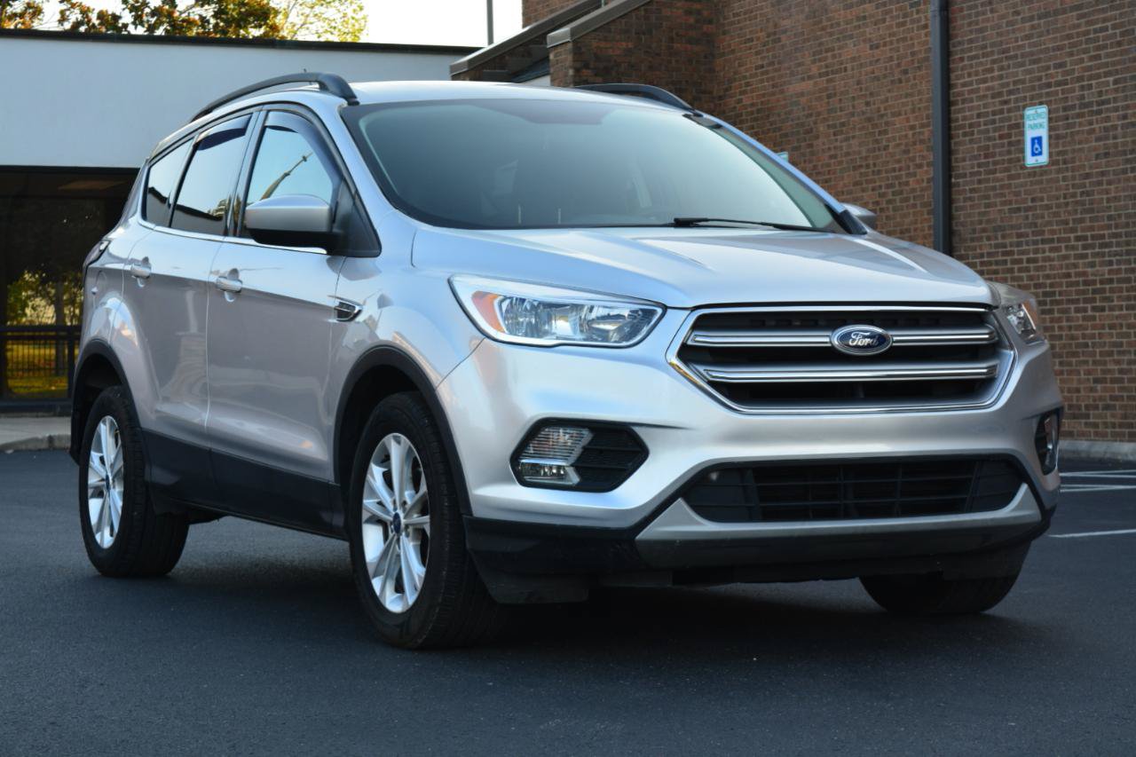 Used 2018 Ford Escape SE FWD image 3
