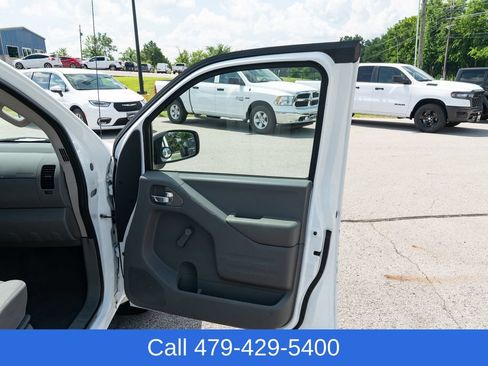 Used 2018 Nissan Frontier S RWD image 16
