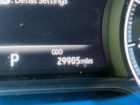 Certified 2022 Toyota Venza XLE AWD/4WD image 29