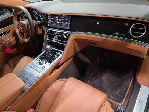 Used 2023 Bentley Flying Spur Azure image 24