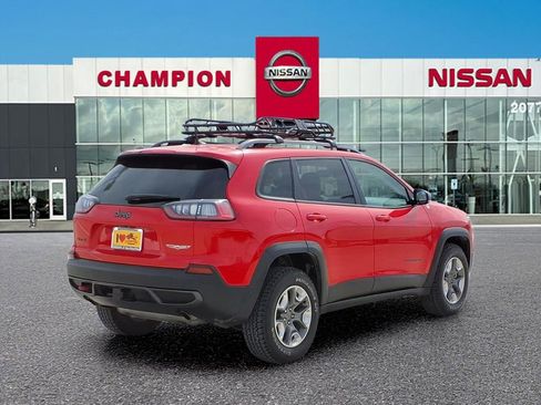 Used 2019 Jeep Cherokee Trailhawk image 7