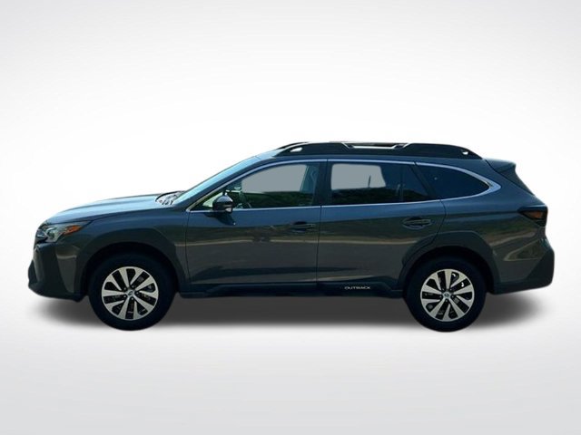 Used 2023 Subaru Outback Premium AWD/4WD image 4