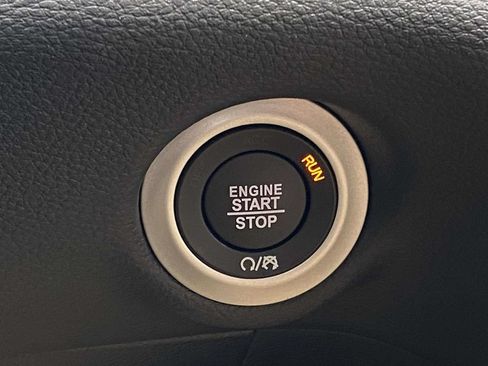New 2026 Chrysler Pacifica Select FWD image 26
