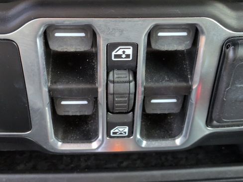 Used 2023 Jeep Wrangler Unlimited Sport AWD/4WD image 22