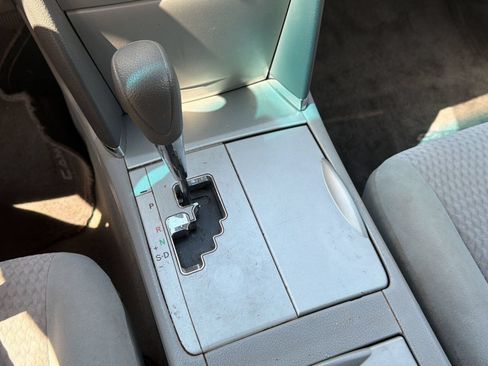 Used 2011 Toyota Camry LE FWD image 16