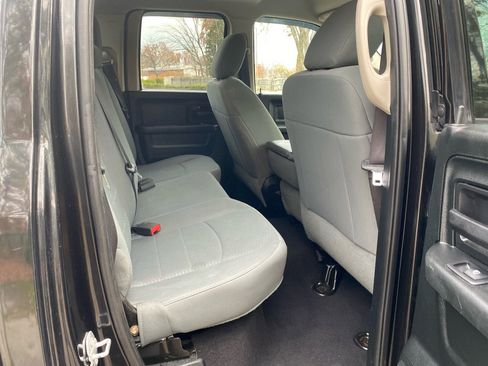 Used 2017 RAM 1500 Express w/ Black Ram 1500 Express Group image 19