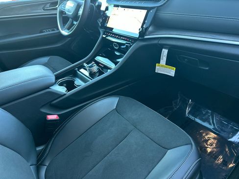 New 2026 Jeep Grand Cherokee Altitude AWD/4WD image 15