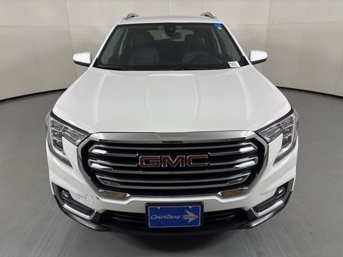 Used 2024 GMC Terrain SLT image 4