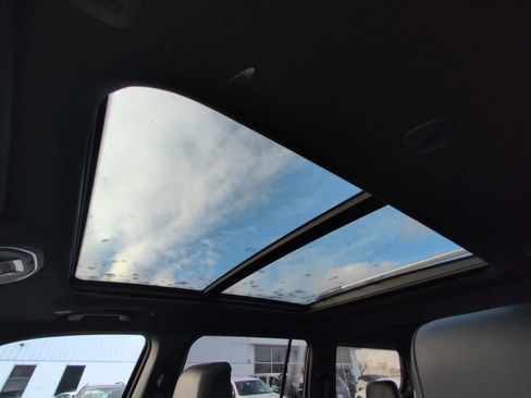 Used 2022 Jeep Wagoneer Series II w/ Premium Group I image 26