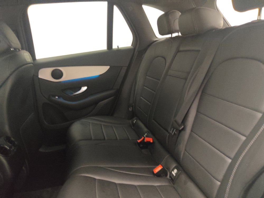 Used 2019 Mercedes-Benz GLC 300 4MATIC w/ Premium Package image 18