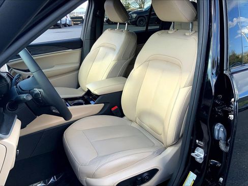 Certified 2023 Jeep Grand Cherokee Limited AWD/4WD image 8