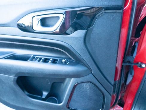 Used 2023 Jeep Compass Limited image 24