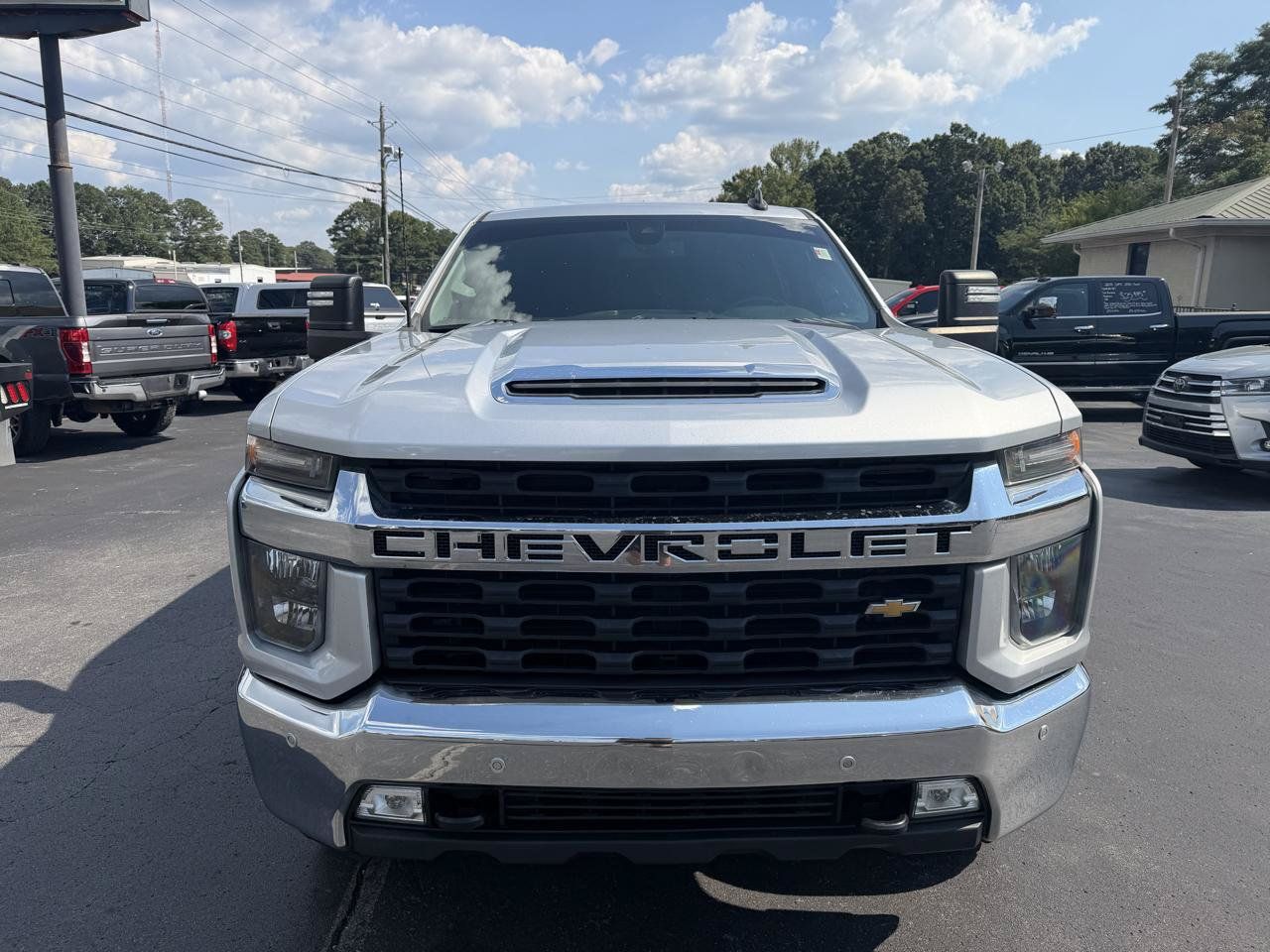 Used 2021 Chevrolet Silverado 2500 LT w/ Convenience Package AWD/4WD image 2