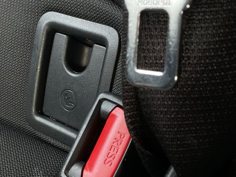 Used 2025 Toyota Corolla LE image 16