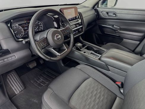 Used 2024 Nissan Pathfinder SV FWD image 10