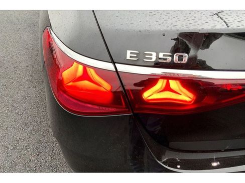 Used 2025 Mercedes-Benz E 350 4MATIC Sedan image 30