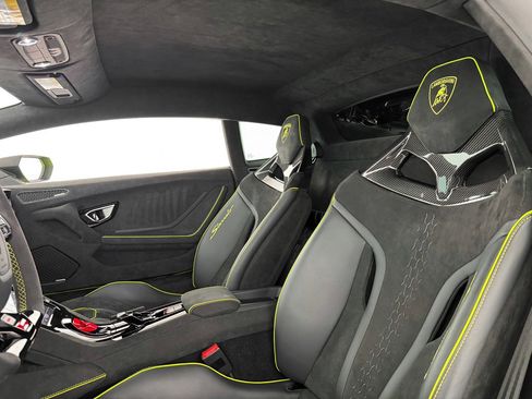 Used 2023 Lamborghini Huracan Sterrato image 17