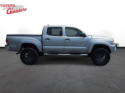 Used 2015 Toyota Tacoma 4x4 Double Cab w/ SR5 Package image 4