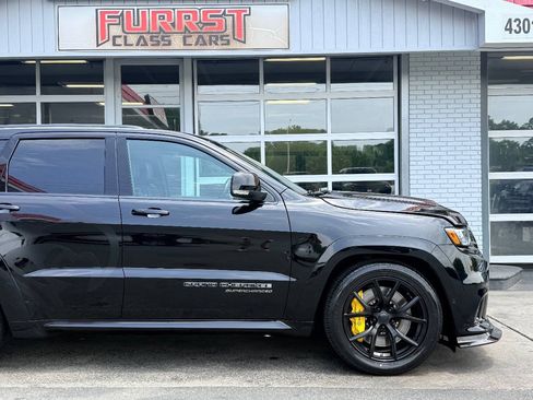 Used 2018 Jeep Grand Cherokee Trackhawk AWD/4WD image 11