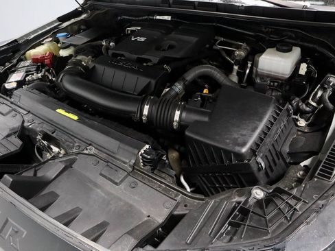 Used 2022 Nissan Frontier PRO-4X w/ Pro-4X Premium Package image 18