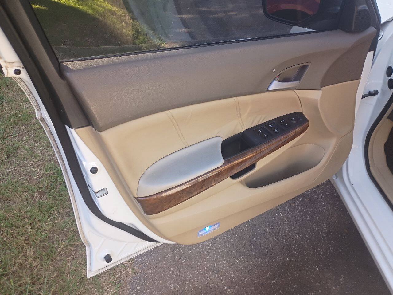Used 2009 Honda Accord EX-L image 19
