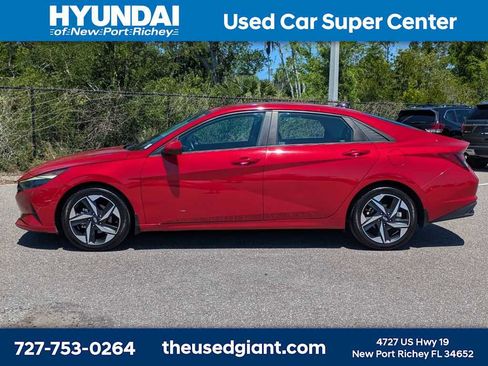 Used 2023 Hyundai Elantra SEL w/ Convenience Package FWD image 2