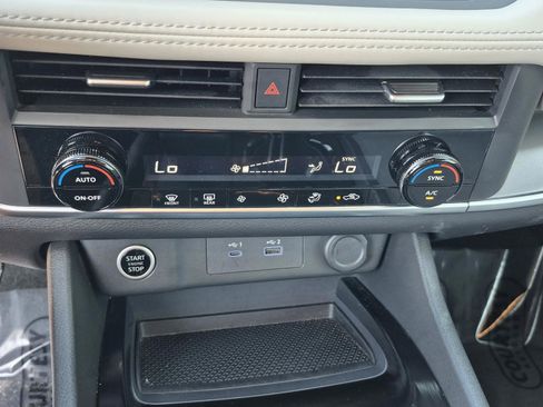 Certified 2023 Nissan Rogue SV FWD image 26