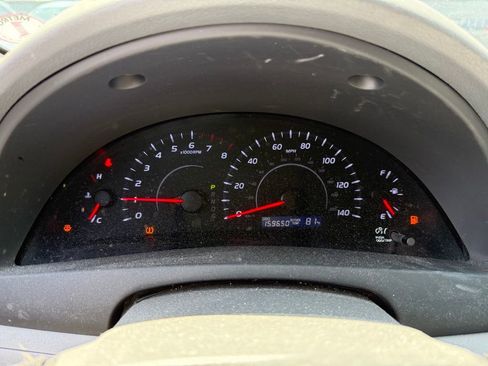 Used 2010 Toyota Camry FWD image 9