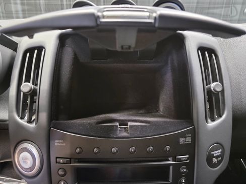 Used 2009 Nissan 370Z Touring w/ Sport Pkg RWD image 35