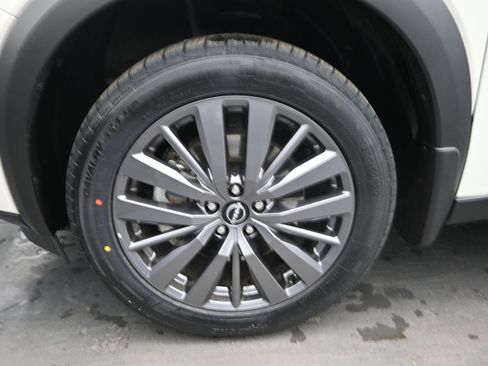 Certified 2024 Nissan Pathfinder SL w/ SL Premium Package image 9