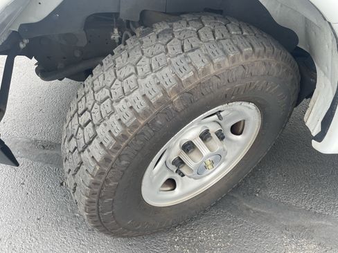 Used 2022 Chevrolet Express 2500 Extended w/ Driver Convenience Package image 14