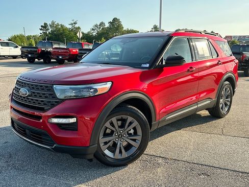 Certified 2023 Ford Explorer XLT w/ Equipment Group 202A RWD image 1